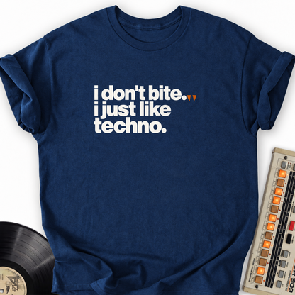 i dont bite i just like techno navy